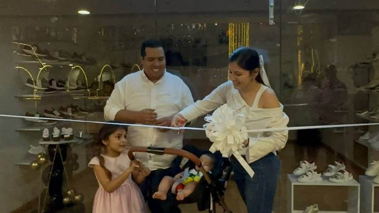 ¿QUIÉN ES ANLUCSHOES?